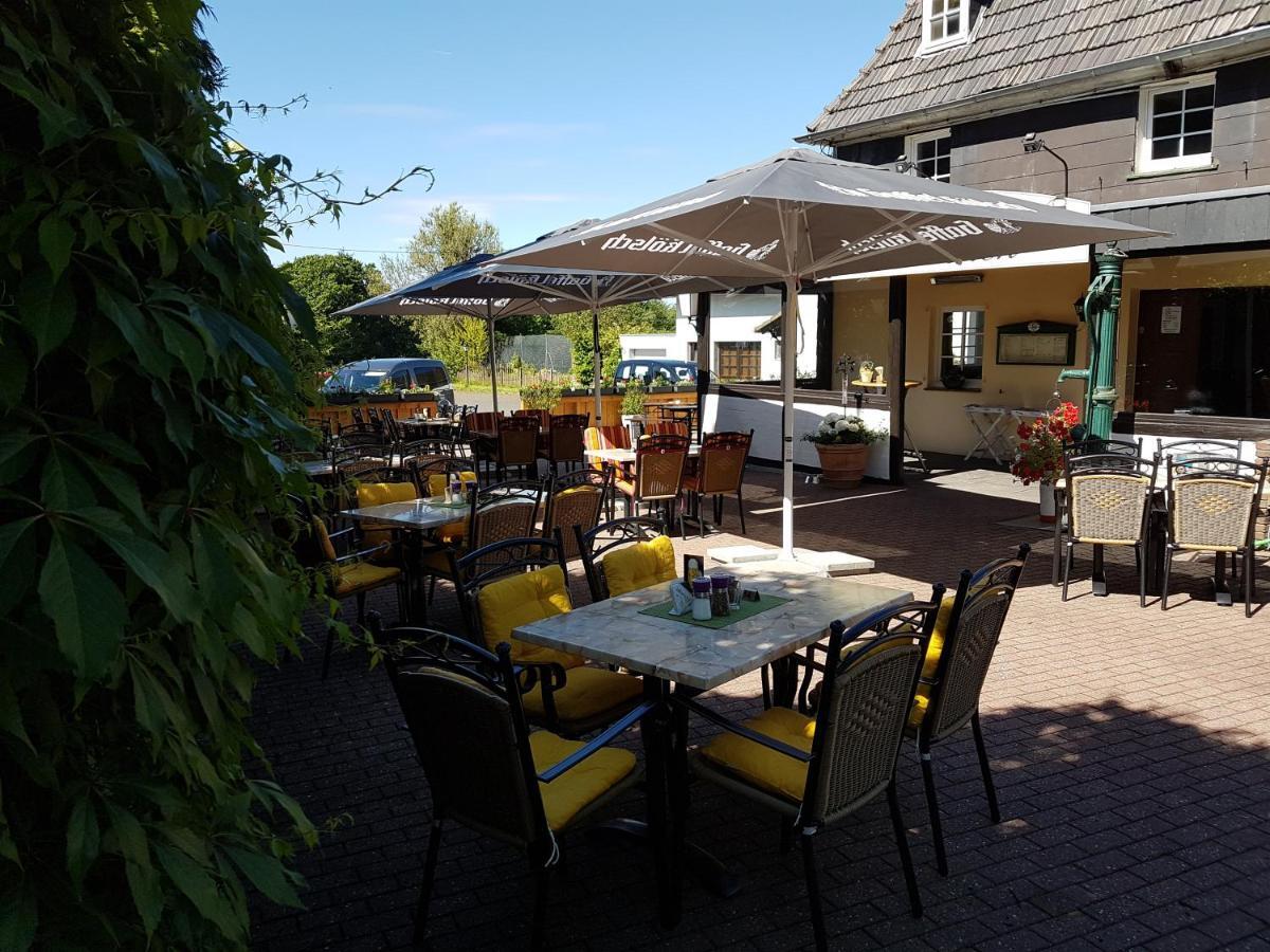 Landgasthof Zum Haeuschen Rösrath Buitenkant foto